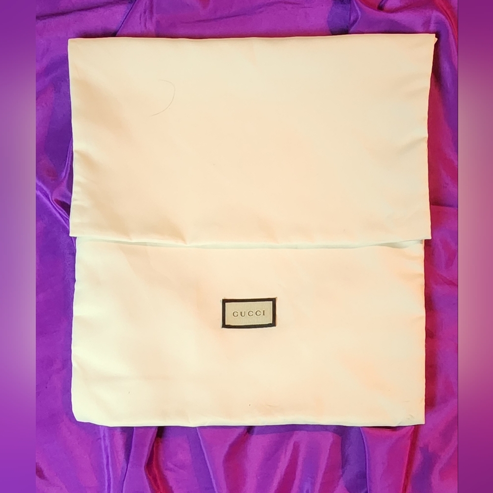 GUCCI Cream Dust Bag